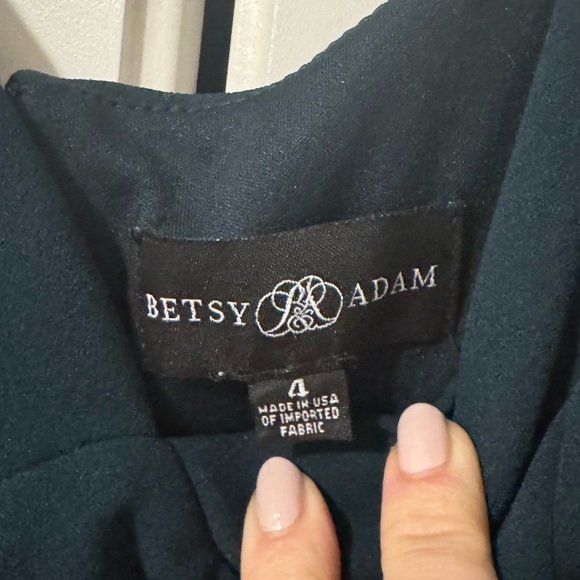 Elegant Dark Green Evening Gown - Picture 5 of 5